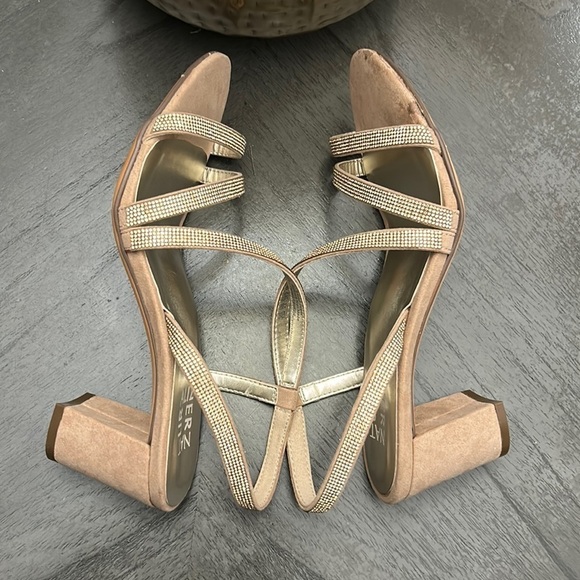 NATURALIZER Vanessa Strappy Sandals - Picture 9 of 13